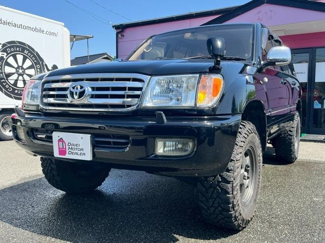Toyota LAND CRUISER 100 2002 — фото автомобиля