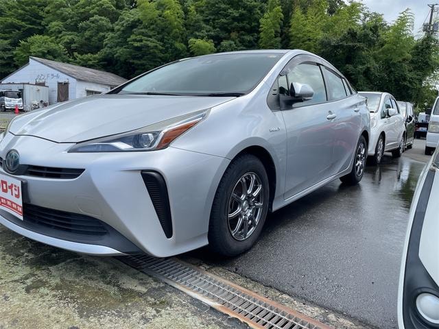 Toyota PRIUS 2019 — фото автомобиля 1
