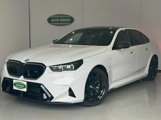 Bmw M5 2025 — фото автомобиля