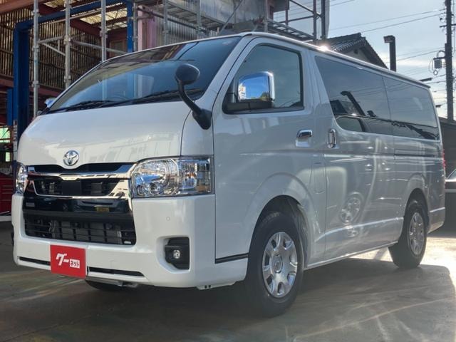 Toyota HIACE VAN 2026 — фото автомобиля 1