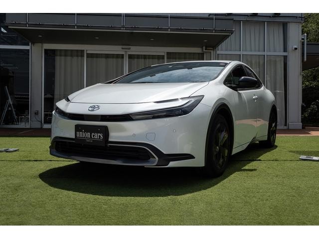 Toyota PRIUS 2023 — фото автомобиля 1