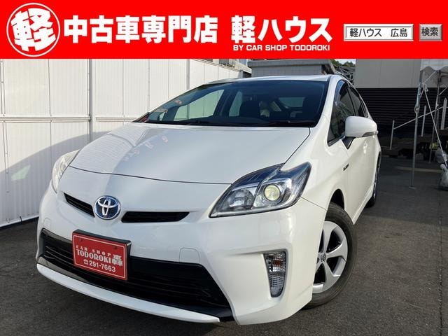 Toyota PRIUS 2015 — фото автомобиля 1