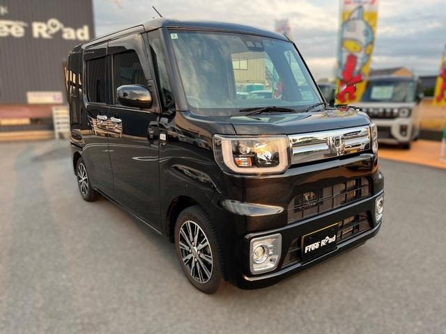 Daihatsu WAKE 2018 — фото автомобиля 1