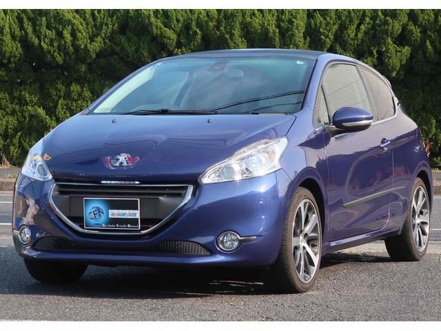 Peugeot 208 2012 — фото автомобиля