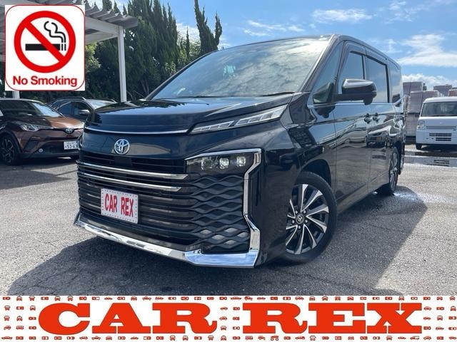 Toyota VOXY 2023 — фото автомобиля 1
