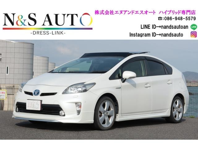 Toyota PRIUS 2012 — фото автомобиля 1