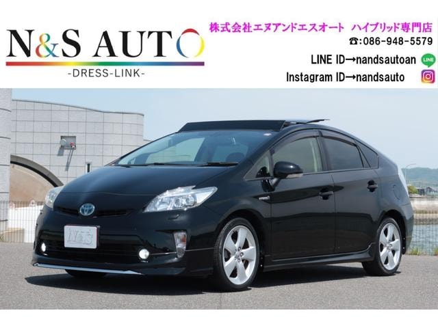Toyota PRIUS 2012 — фото автомобиля 1