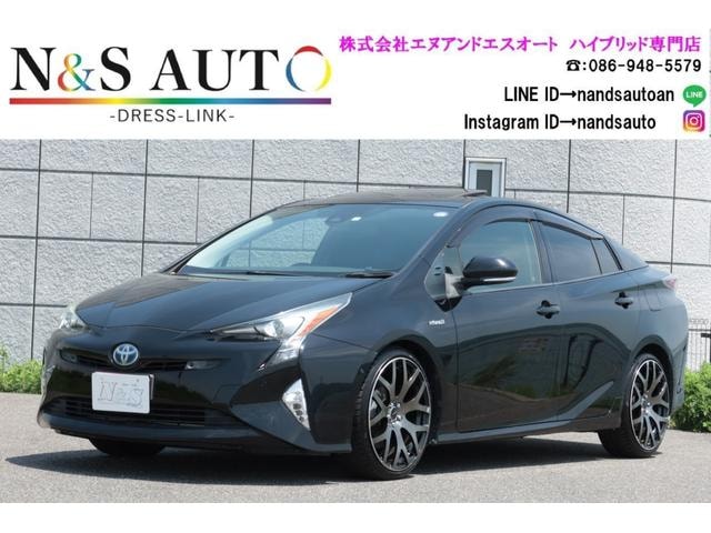 Toyota PRIUS 2018 — фото автомобиля 1