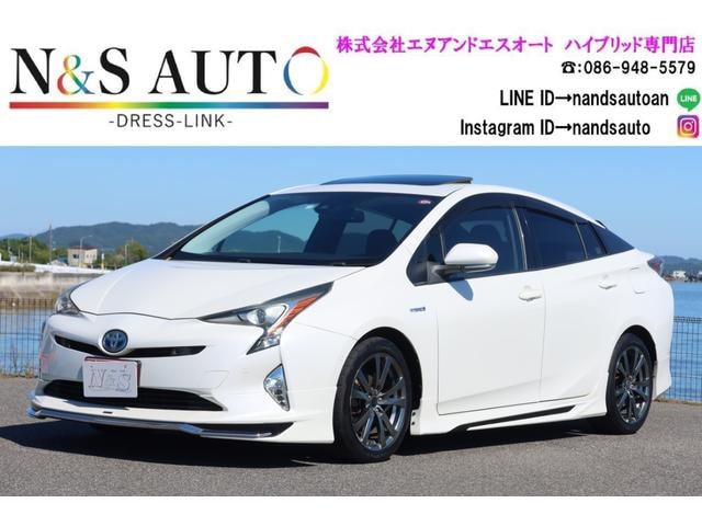 Toyota PRIUS 2016 — фото автомобиля 1