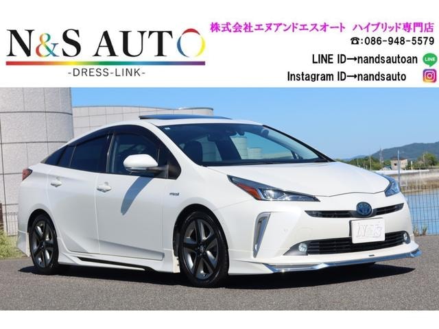 Toyota PRIUS 2019 — фото автомобиля 1