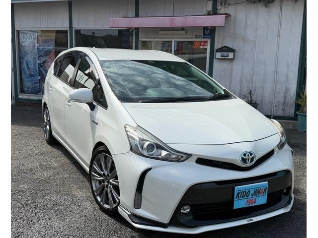 Toyota PRIUS ALPHA 2015 — фото автомобиля