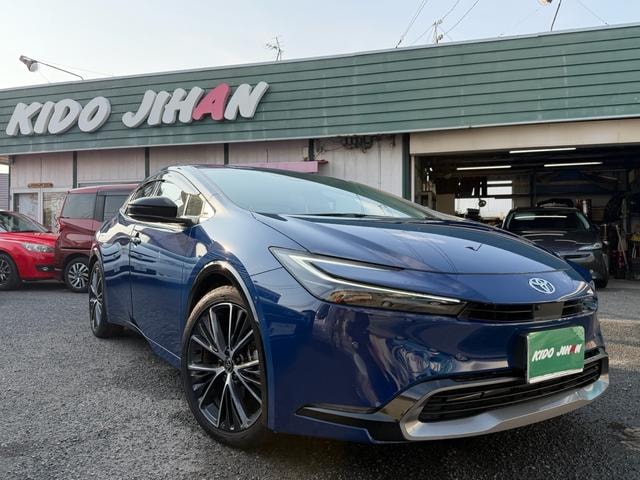 Toyota PRIUS 2023 — фото автомобиля 1