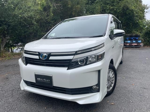 Toyota VOXY 2014 — фото автомобиля 1
