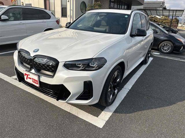 Bmw iX3 2021 — фото автомобиля