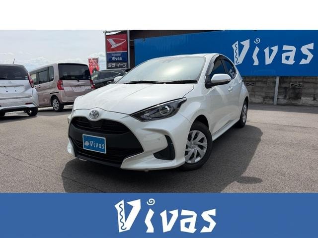 Toyota YARIS 2022 — фото автомобиля 1