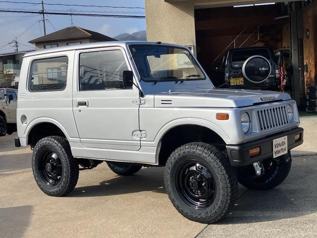 Suzuki JIMNY 1982 — фото автомобиля 1