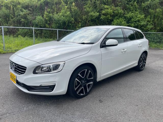 Volvo V60 2016 — фото автомобиля