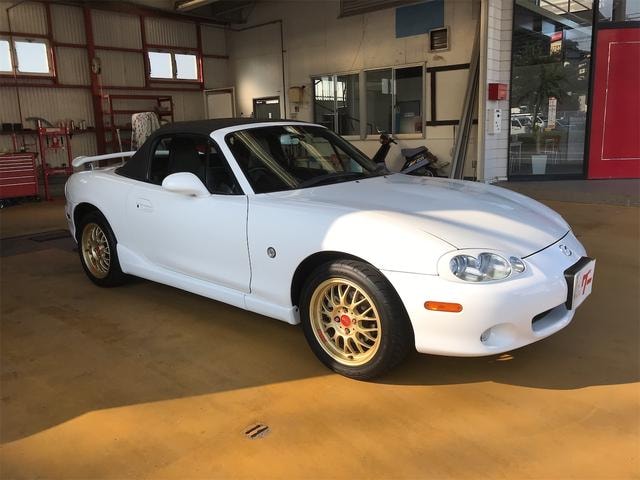 Mazda ROADSTER 2002 — фото автомобиля 1