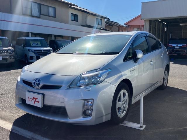 Toyota PRIUS 2011 — фото автомобиля 1