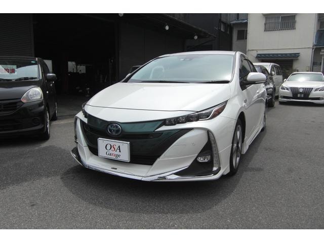 Toyota PRIUS PHV 2017 — фото автомобиля 1