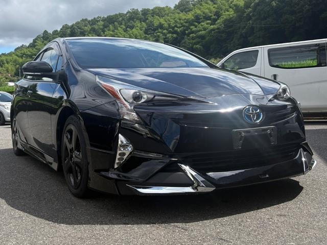 Toyota PRIUS 2016 — фото автомобиля 1