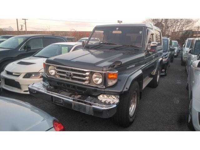 Toyota LAND CRUISER 70 1995 — фото автомобиля