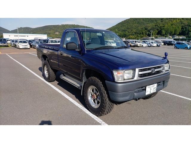 Toyota HILUX 2004 — фото автомобиля 1