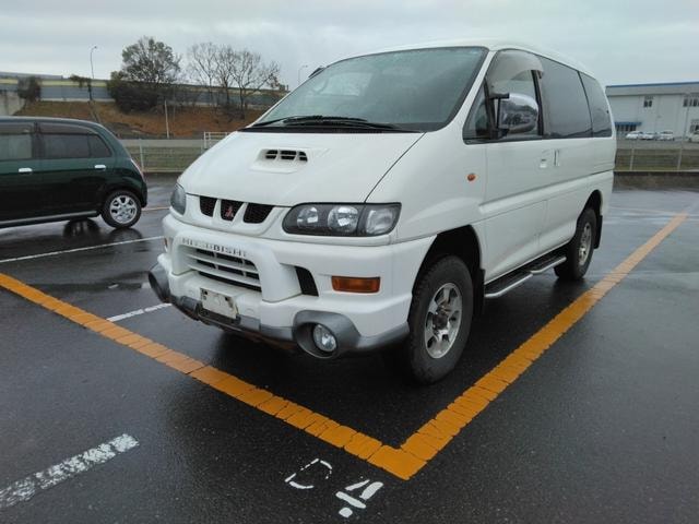 Mitsubishi DELICA SPACE GEAR 2001 — фото автомобиля