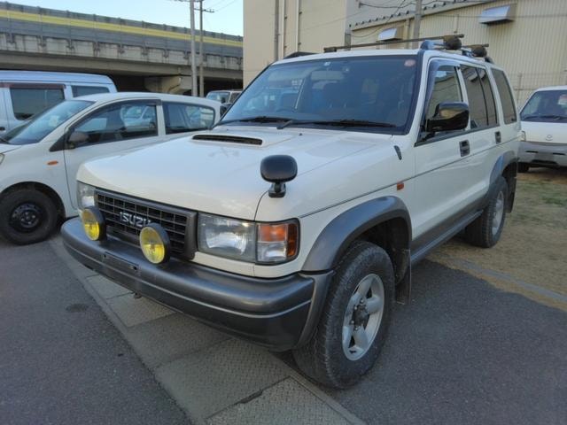 Isuzu BIGHORN 1997 — фото автомобиля