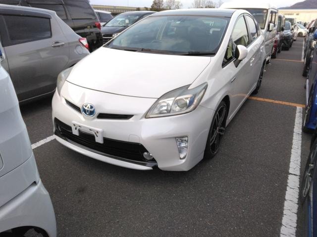 Toyota PRIUS 2012 — фото автомобиля 1