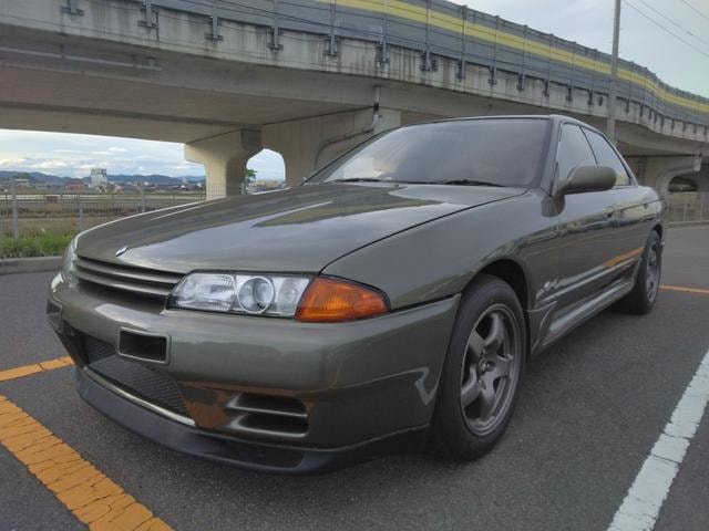 Nissan SKYLINE 1992 — фото автомобиля 1