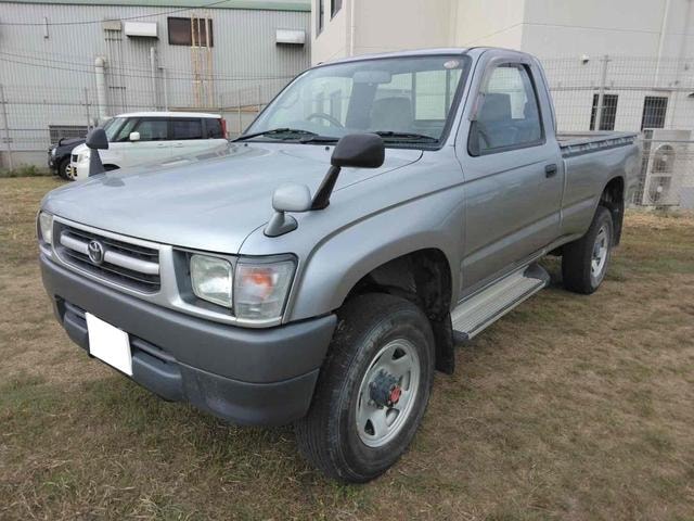 Toyota HILUX 2004 — фото автомобиля