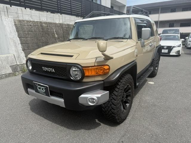 Toyota FJ CRUISER 2017 — фото автомобиля 1