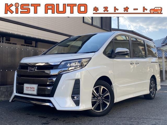 Toyota NOAH 2018 — фото автомобиля 1