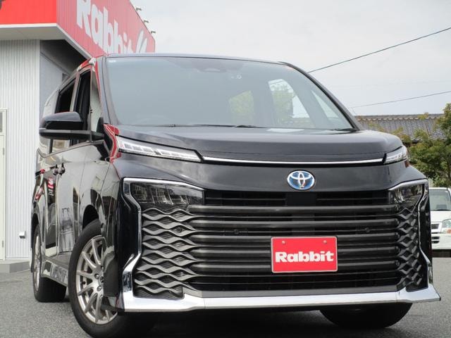Toyota VOXY 2022 — фото автомобиля 1