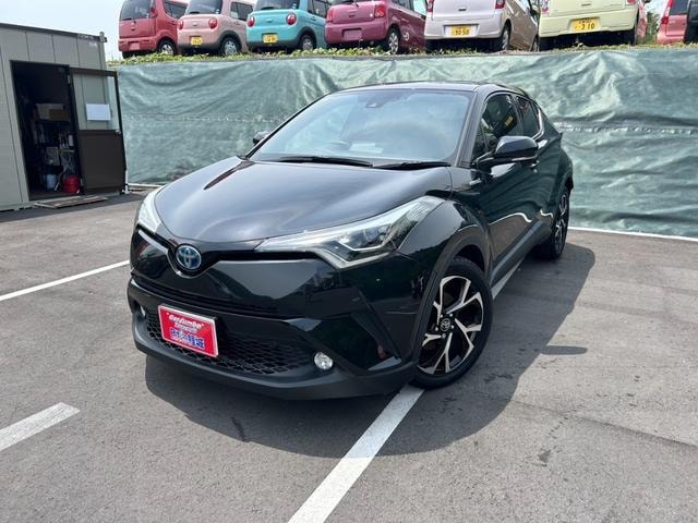 Toyota C-HR 2017 — фото автомобиля 1