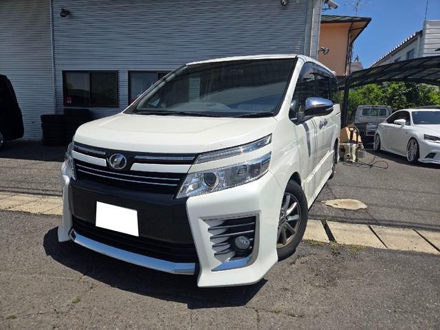 Toyota VOXY 2015 — фото автомобиля