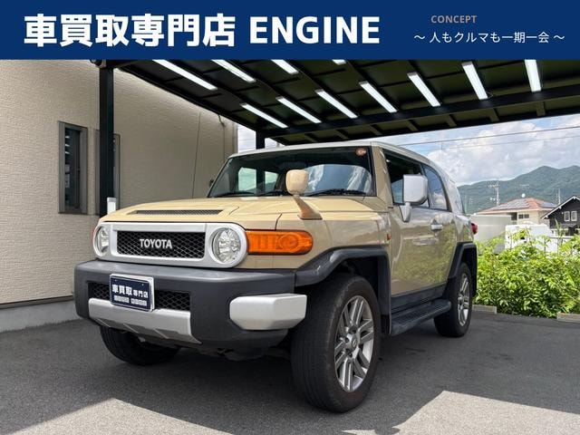 Toyota FJ CRUISER 2012 — фото автомобиля