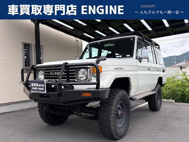 Toyota LAND CRUISER 70 1998 — фото автомобиля 1