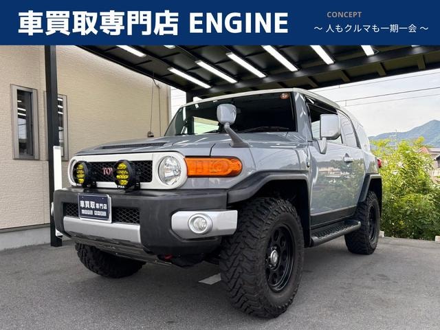 Toyota FJ CRUISER 2015 — фото автомобиля