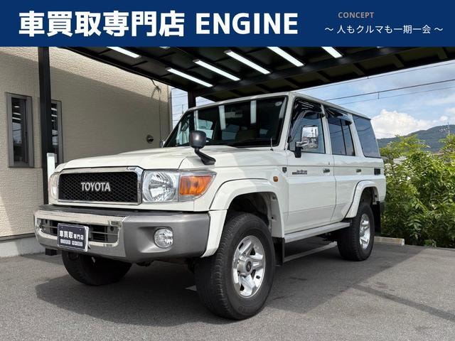 Toyota LAND CRUISER 70 2015 — фото автомобиля