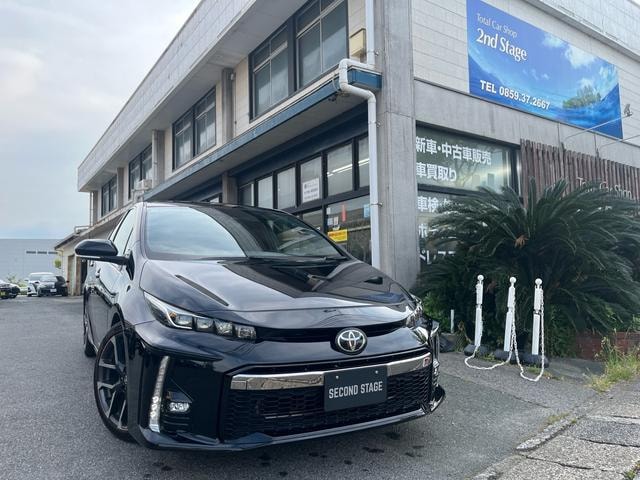 Toyota PRIUS PHV 2019 — фото автомобиля 1