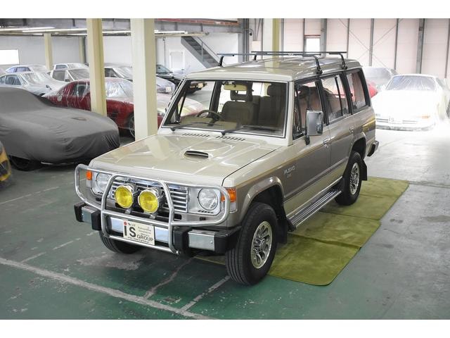 Mitsubishi PAJERO 1990 — фото автомобиля