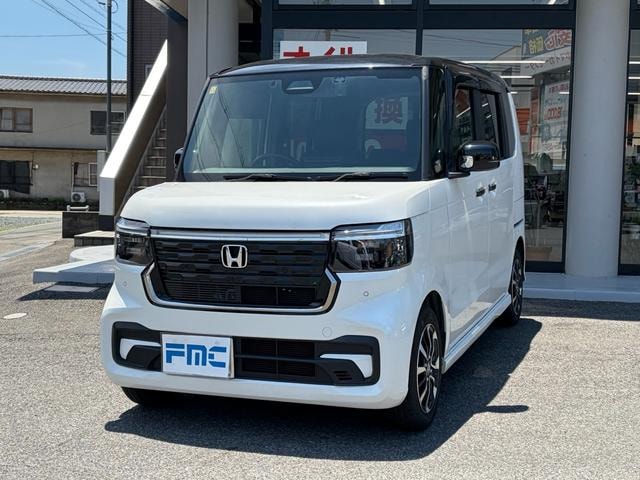Honda N-BOX CUSTOM 2023 — фото автомобиля 1