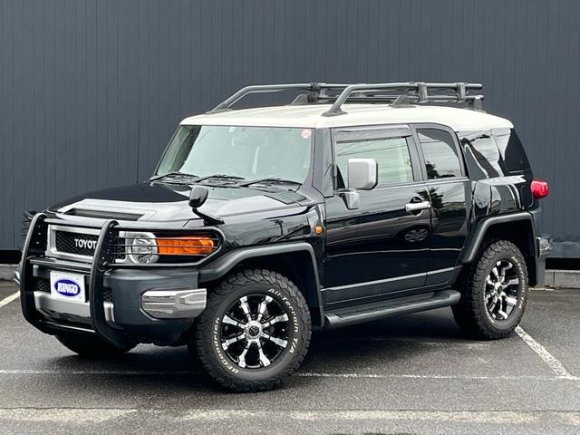 Toyota FJ CRUISER 2016 — фото автомобиля 1