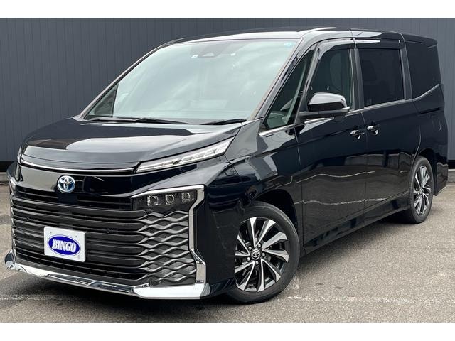 Toyota VOXY 2022 — фото автомобиля 1