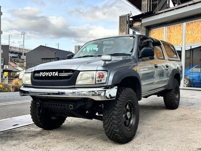Toyota HILUX SPORTS PICK UP 2003 — фото автомобиля
