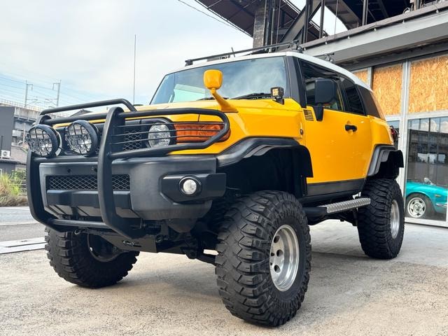 Toyota FJ CRUISER 2011 — фото автомобиля