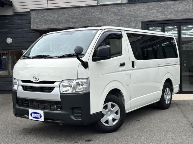 Toyota HIACE VAN 2025 — фото автомобиля