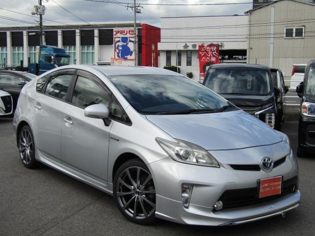 Toyota PRIUS 2012 — фото автомобиля 1